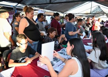 Con Sonora Atiende, Gobernador Durazo lleva servicios gratuitos a la colonia Pueblitos