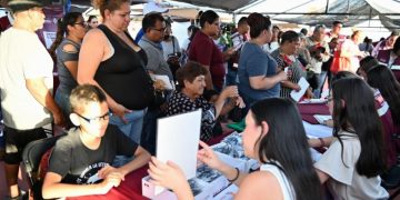 Con Sonora Atiende, Gobernador Durazo lleva servicios gratuitos a la colonia Pueblitos