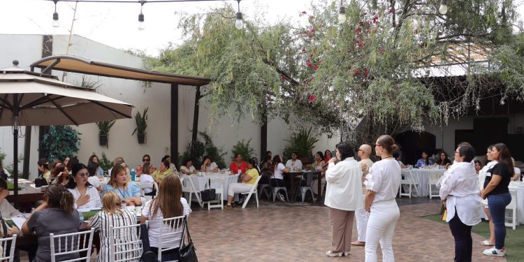 En Caborca asisten mâs 100 mujeres al encuentro “Resignificando”