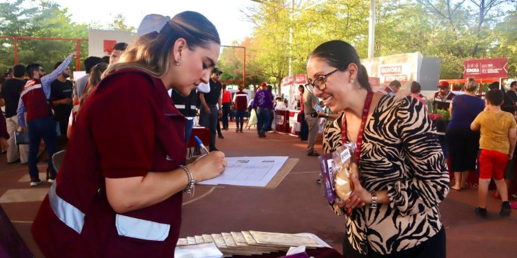 Gobernador Durazo lleva trámites gratuitos de “Sonora Atiende” a la colonia Olivares