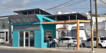 Equipa Ayuntamiento de Hermosillo con botón de pánico y cámara exterior las paradas de camión refrigeradas