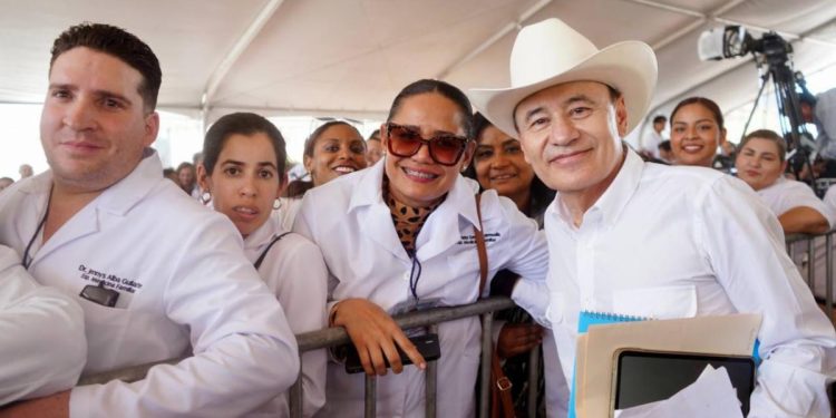 Cumple Gobernador Durazo a trabajadores de la salud; avanza solución a demandas laborales