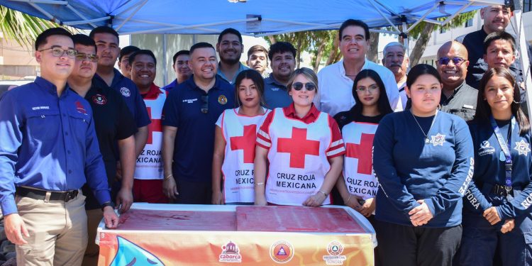 Encabeza “El Cubano” el arranque del programa “Puntos de hidratación en Caborca”  