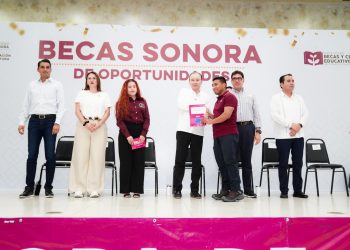 Gobernador Durazo impulsa la transformación de Nogales con más de mil becas universitarias y modernización carretera