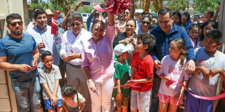 Reinaugura la doctora Karla Córdova González las instalaciones de la alberca municipal y chapoteadero