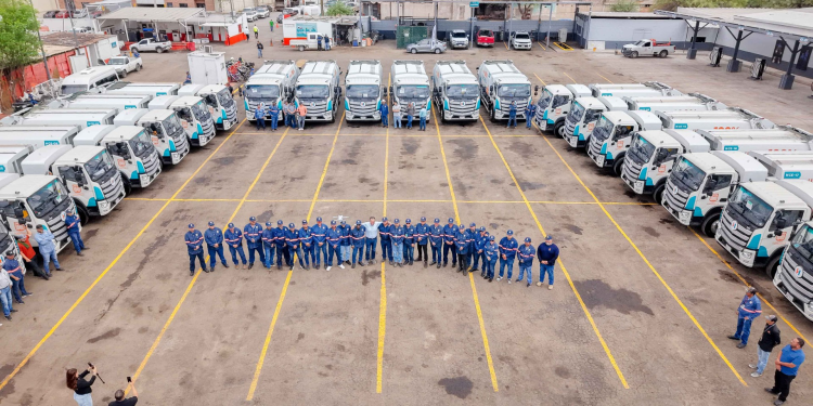 Entrega Toño Astiazarán 25 nuevas unidades recolectoras 100% eléctricas; es la flotilla más grande del país