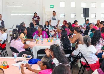 Alcaldesa Karla Còrdoba da banderazo de inicio a la Primera Jornada Nacional de Salud Pública