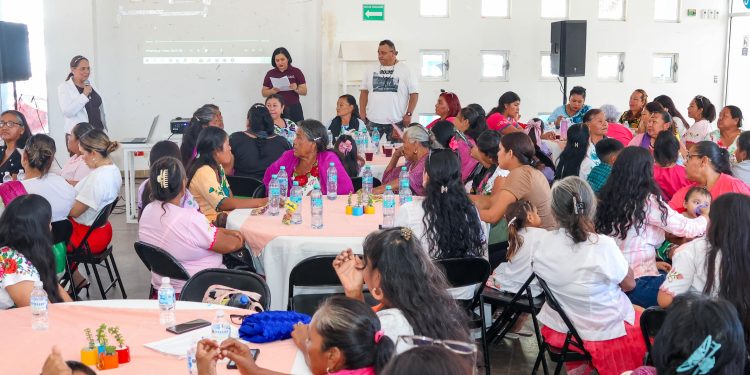 Alcaldesa Karla Còrdoba da banderazo de inicio a la Primera Jornada Nacional de Salud Pública