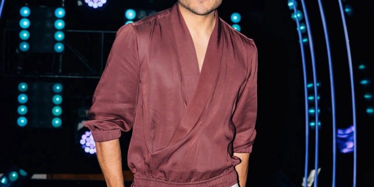 Carlos Rivera presenta “Almas”, una de las canciones más íntimas y conmovedoras de su carrera.