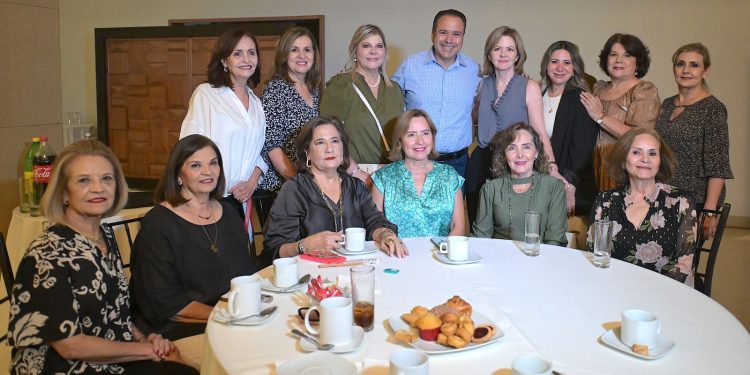 Invita Toño Astiazarán a mujeres de Navojoa al Tercer Congreso de la Familia en Hermosillo