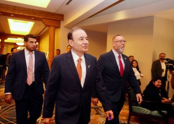 Lidera Gobernador Durazo en transición energética; presenta ante empresarios de Arizona modelo del Plan Sonora