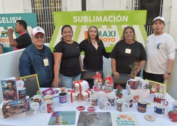 Apoya Toño Astiazarán a emprendedoras con el programa Maxi Apoyo