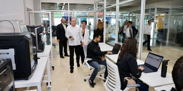 Gobernador Durazo impulsa profesionalización académica para el Centro de Diseño de Semiconductores con respaldo de Presidenta Sheinbaum