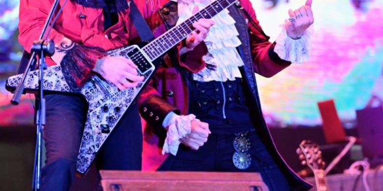 Ofrece FAOT una variedad entre la ópera y rock en su quinta noche