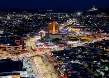Nuevo paso a desnivel traza el futuro de Hermosillo: Toño Astiazarán