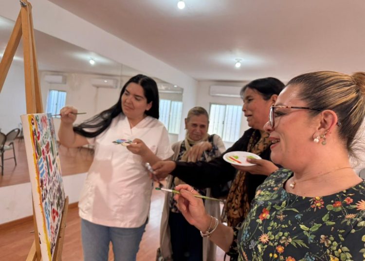 Personas adultas mayores de CEDAM Hermosillo fortalecen valores a través del arte