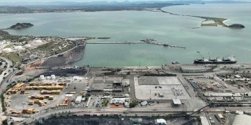 Gobernador Durazo atrae interés de empresa minera australiana para comercializar por el Puerto de Guaymas