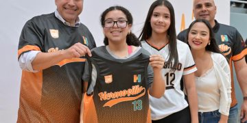 Abandera Toño Astiazarán a la selección más grande de Hermosillo que participará en la Olimpiada Nacional