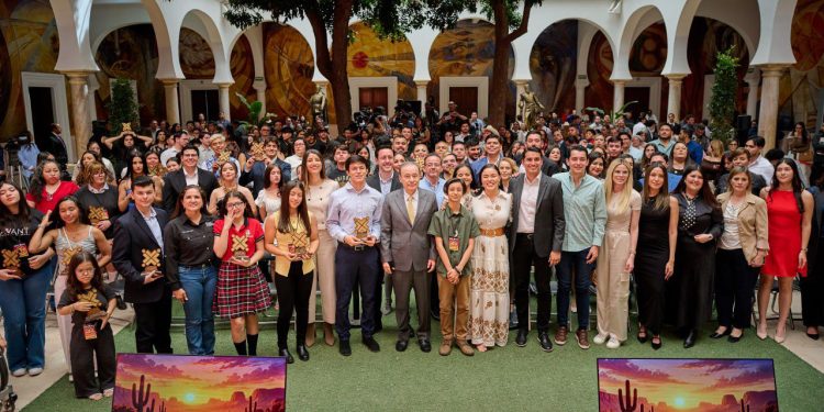 Durazo amplía el Premio Estatal de la Juventud: más jóvenes reconocidos y premio de 200 mil pesos