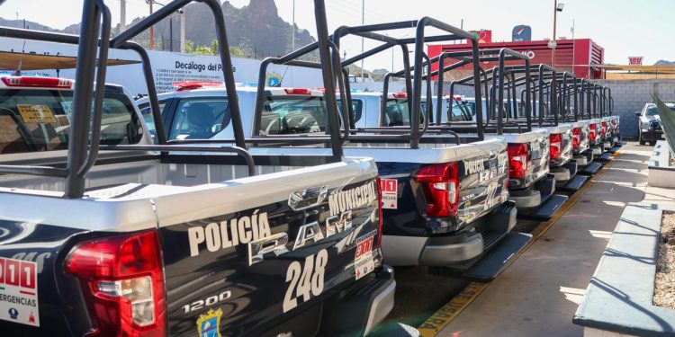 Entrega Gobierno Municipal 10 patrullas nuevas para fortalecer la seguridad en Guaymas