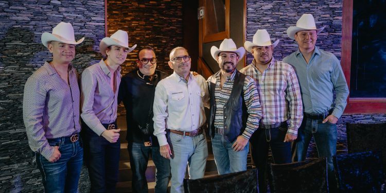 Remex Music anuncia la firma oficial de Los Descendientes de Nuevo León