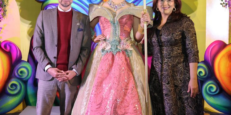 Es Angelina Rodríguez Pascual la reina de los Juegos Florales 2026 Darío Galaviz Quezada