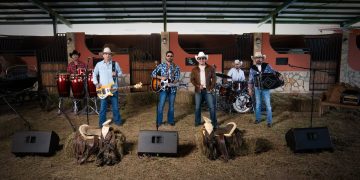 La Leyenda presenta “La Apuesta” a dueto con Edwin Luna