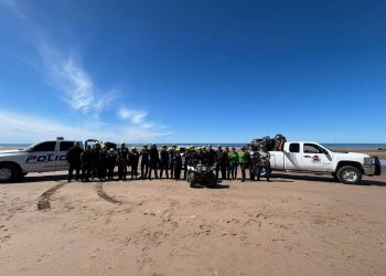 Realizan Campaña de Playas Limpias en “El Desemboque”