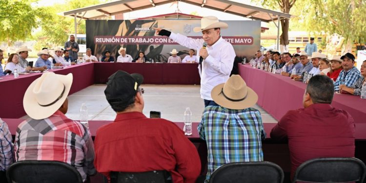 Gobernador Durazo respalda al Fuerte Mayo y asegura agua para el campo