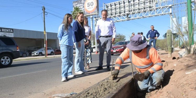 Mantiene Toño Astiazarán mejoramiento de vialidades en beneficio de hermosillenses