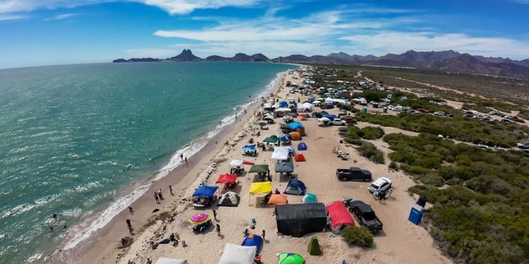 Viernes Santo registra alta afluencia en Guaymas y San Carlos