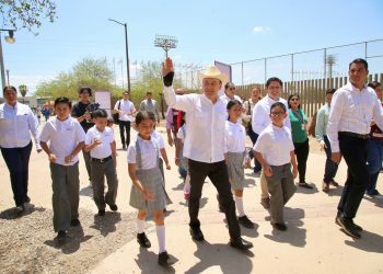 Gobernador Durazo destina la mayor inversión registrada en uniformes escolares; inicia distribución el 6 de mayo