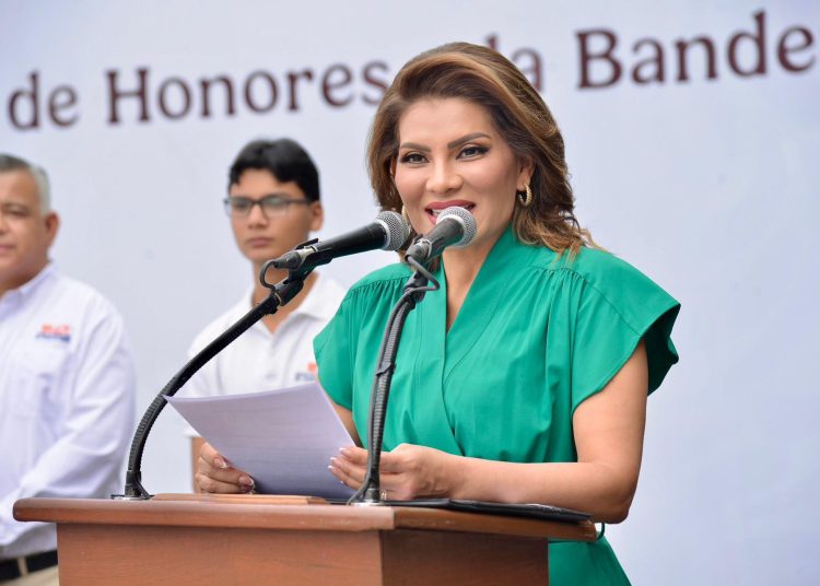 Senadora Lorenia Valles reconoce el esfuerzo de comunidad escolar en su regreso a clases