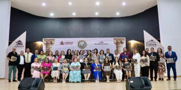Reconocen a maestras y maestros distinguidos 2026 en Caborca.