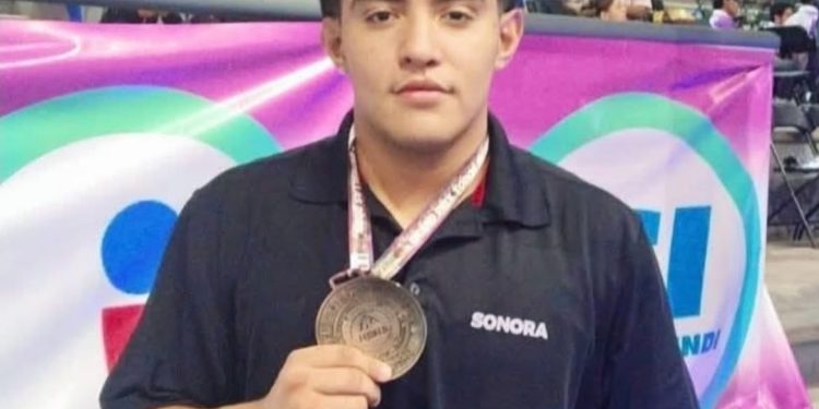 Consolida alumno de Cobach Sonora brillante trayectoria en lucha olímpica con cuatro medallas de oro