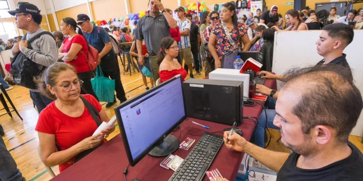 Concluye con éxito Bazar Escolar 2026; miles de familias sonorenses accedieron a descuentos y servicios gratuitos