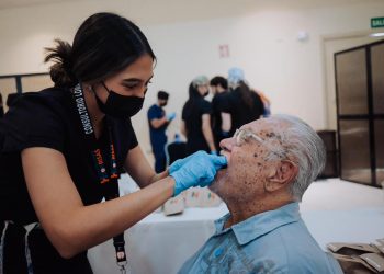 Apoya Toño Astiazarán a adultos mayores con más de 2 mil prótesis dentales a través de Construyendo Sonrisas