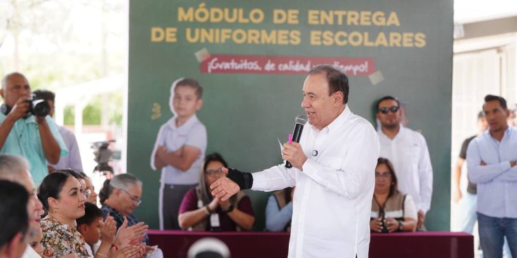 Avanza Gobierno de Sonora en la organización del ciclo escolar 2026-2027; concluye entrega de uniformes en Hermosillo