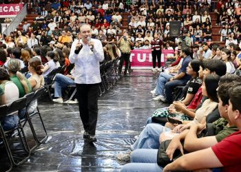 Gobernador Durazo garantiza con becas permanencia universitaria de 14 mil estudiantes de Cajeme y Navojoa